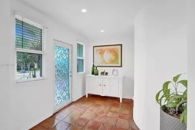 7525 W Treasure Dr, North Bay Village, FL 33141 - Photo 3