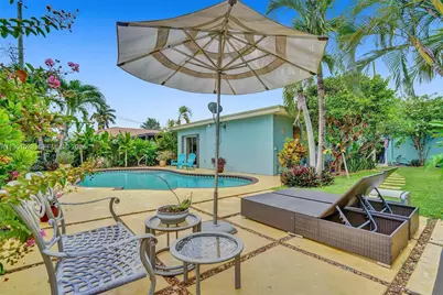 7525 W Treasure Dr, North Bay Village, FL 33141 - Photo 41