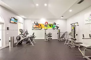 19555 E Country Club Dr, Aventura, FL 33180 - Photo 33