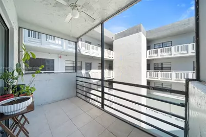 13500 NE 3rd Ct #325, North Miami, FL 33161 - Photo 9