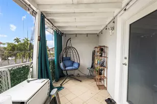 20134 W Lake Dr, Hialeah, FL 33015 - Photo 21