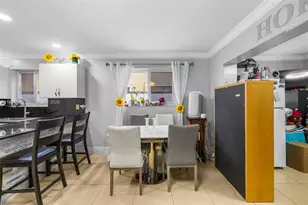 20134 W Lake Dr, Hialeah, FL 33015 - Photo 17