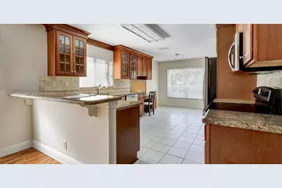 1110 NW 108th Ave, Plantation, FL 33322 - Photo 17