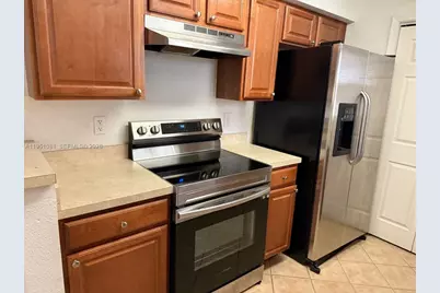 833 Riverside Dr #811, Coral Springs, FL 33071 - Photo 3