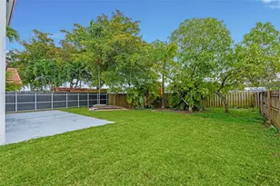 7472 NW 167th St, Hialeah, FL 33015 - Photo 37