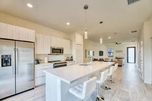 7831 NW 104th Ave, Doral, FL 33178 - Photo 5