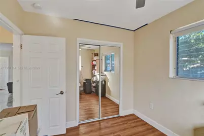 611 NE 171st St, North Miami Beach, FL 33162 - Photo 13