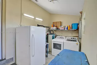 611 NE 171st St, North Miami Beach, FL 33162 - Photo 11