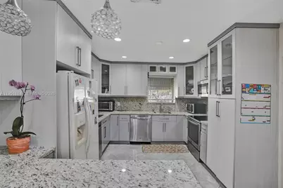 611 NE 171st St, North Miami Beach, FL 33162 - Photo 5