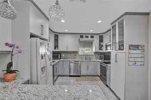 611 NE 171 St, North Miami Beach, FL 33162 - Photo 5