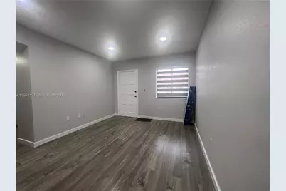 5420 W 21st Ct #412, Hialeah, FL 33016 - Photo 7