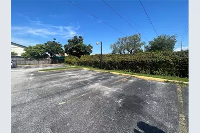 5420 W 21st Ct #412, Hialeah, FL 33016 - Photo 21