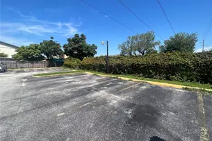 5420 W 21st Ct, Hialeah, FL 33016 - Photo 21