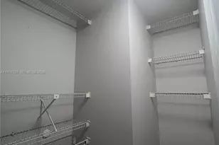 5420 W 21st Ct, Hialeah, FL 33016 - Photo 13