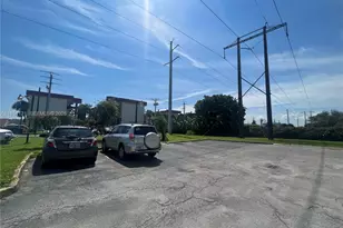 5420 W 21st Ct, Hialeah, FL 33016 - Photo 23