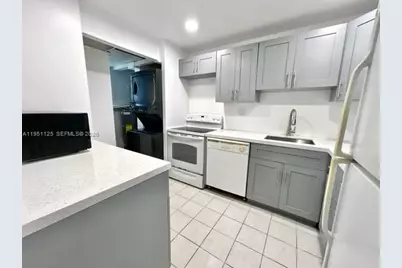 8020 N Colony Cir N #203, Tamarac, FL 33321 - Photo 3