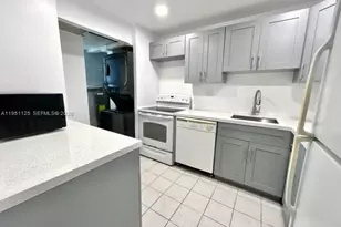 8020 N Colony Cir N, Tamarac, FL 33321 - Photo 3