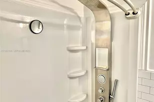 2608 NW 26th St, Miami, FL 33142 - Photo 15