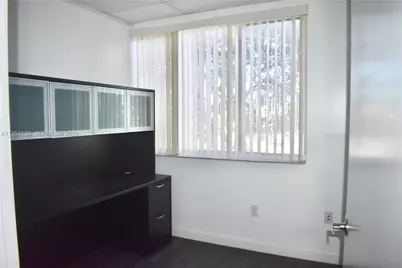 5590 W 20th Ave, Hialeah, FL 33016 - Photo 27