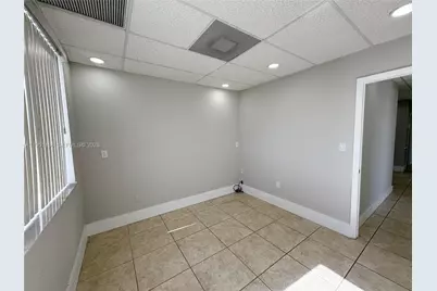 5590 W 20th Ave, Hialeah, FL 33016 - Photo 25