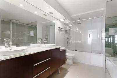 2401 Collins Ave #1110, Miami Beach, FL 33140 - Photo 7