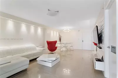 2401 Collins Ave #1110, Miami Beach, FL 33140 - Photo 5