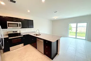 1054 NW 6th St, Florida City, FL 33034 - Photo 3