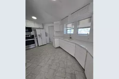 1189 N Tamiami Trl #H, Fort Myers, FL 33093 - Photo 3