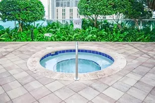 31 SE 5th St, Miami, FL 33131 - Photo 19