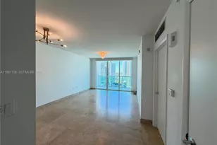 31 SE 5th St, Miami, FL 33131 - Photo 3