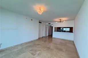 31 SE 5th St, Miami, FL 33131 - Photo 9