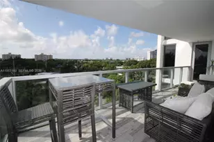 13800 Highland Dr, North Miami Beach, FL 33181 - Photo 17