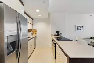 2155 Washington Ct, Miami Beach, FL 33139 - Photo 3