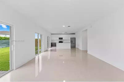 13361 SW 272nd Ln, Homestead, FL 33032 - Photo 5