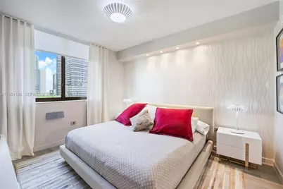 999 SW 1st Ave #1208, Miami, FL 33130 - Photo 9