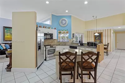 798 Verona Lake Dr, Weston, FL 33326 - Photo 13