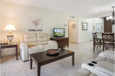 4805 NW 35th St #404, Lauderdale Lakes, FL 33319 - Photo 11