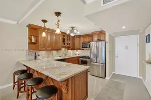 1000 Parkview Dr, Hallandale Beach, FL 33009 - Photo 19