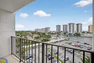 1000 Parkview Dr, Hallandale Beach, FL 33009 - Photo 33
