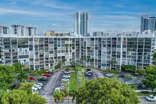 1000 Parkview Dr, Hallandale Beach, FL 33009 - Photo 39