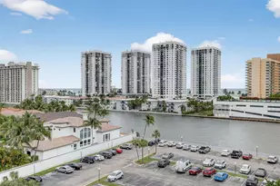 1000 Parkview Dr, Hallandale Beach, FL 33009 - Photo 35
