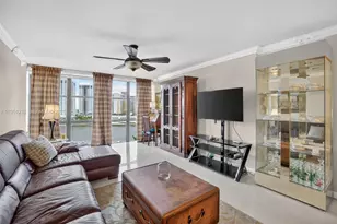 1000 Parkview Dr, Hallandale Beach, FL 33009 - Photo 9