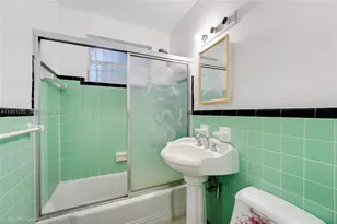 860 SE 7th Ave, Hialeah, FL 33010 - Photo 9