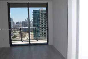 121 NE 34th St, Miami, FL 33137 - Photo 13