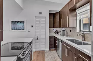 15539 N Miami Lakeway N, Miami Lakes, FL 33014 - Photo 5