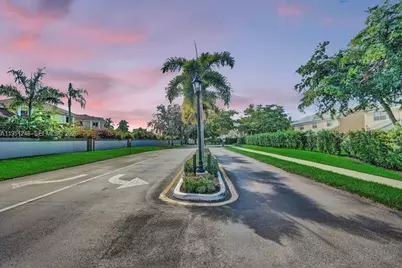 2901 Dorchester Ln, Cooper City, FL 33026 - Photo 3