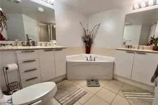 16699 Collins Ave, Sunny Isles Beach, FL 33160 - Photo 15