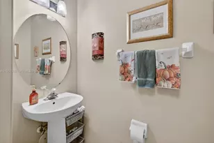 6008 N Golden Beauty Ln, Tamarac, FL 33321 - Photo 23