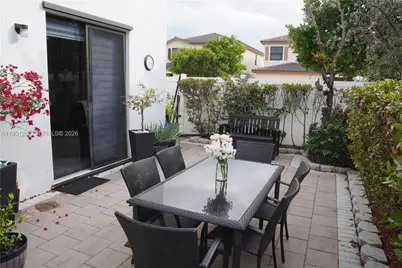 10306 W 33rd Ln, Hialeah, FL 33018 - Photo 11