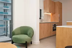 11 NE 6th St, Miami, FL 33132 - Photo 15